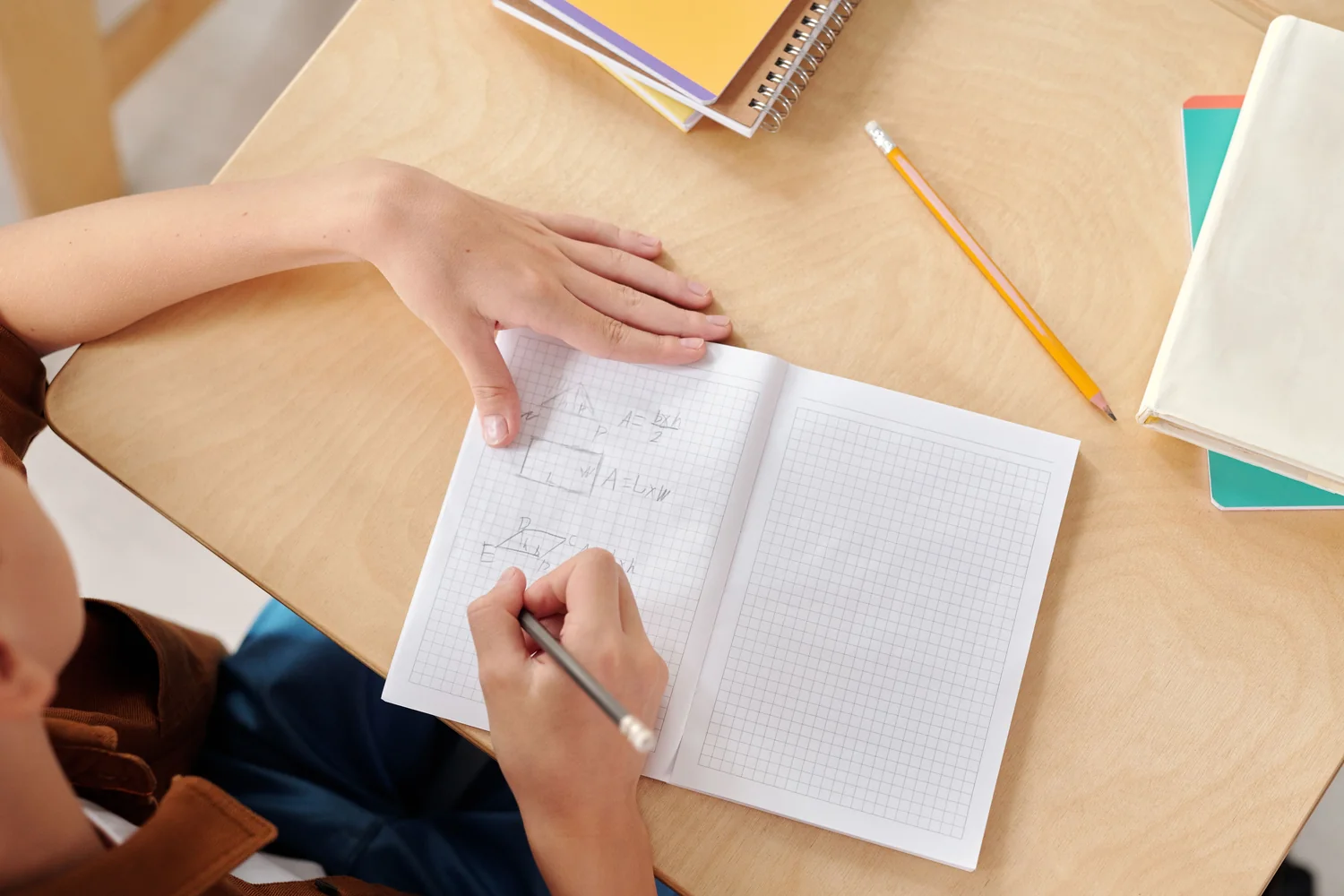كيف تكتب المقالة الفلسفية — الجدلية والاستقصاء بالمثال