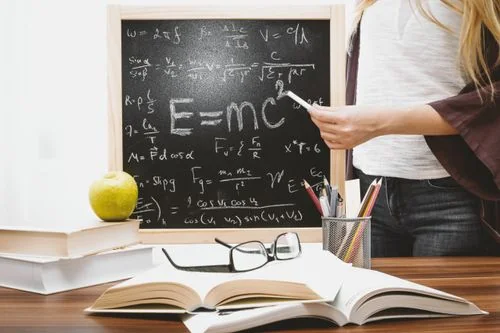كيف تراجع الفيزياء — من فهم القانون إلى حلّ التمرين